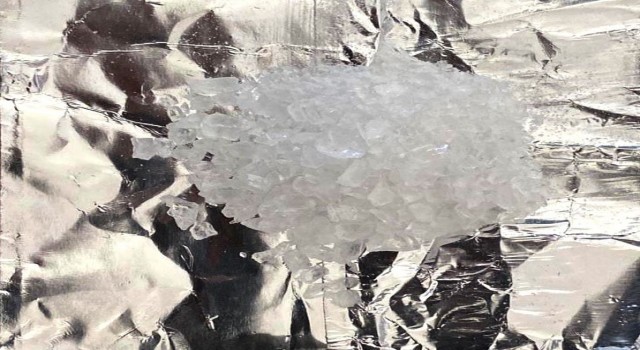 Yolcunun üzerinde uyuşturucu kullanma aparatı ele geçirildi