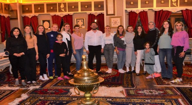 Yunusemrede hanım lokalleri antrenörleri toplantıda buluştu