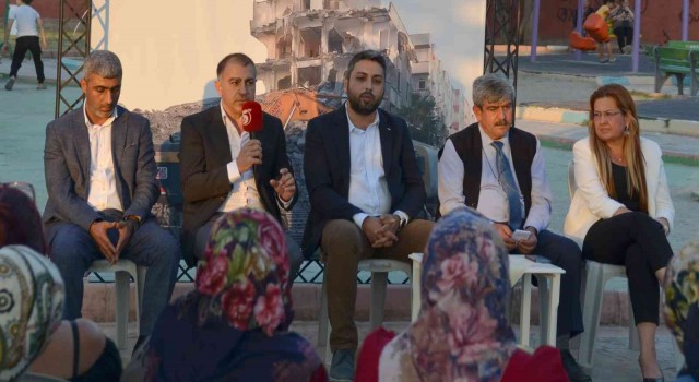 Yüreğirde vatandaşlar kentsel dönüşümle ilgili bilgilendiriliyor