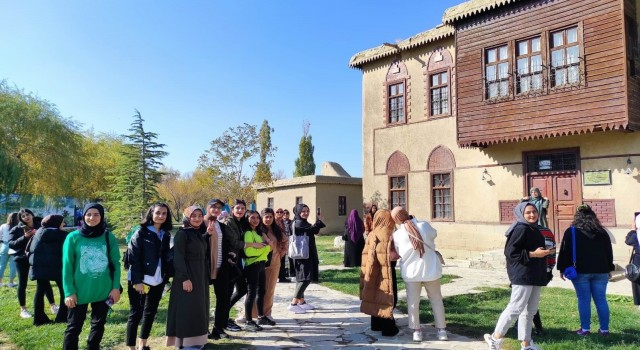 Yurtlarda kalan öğrenciler için gezi