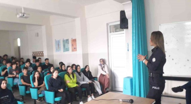 Zilede öğrencilere “polislik mesleği ve nasıl polis olunur” anlatıldı