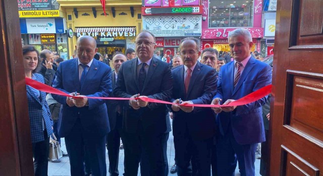 Zonguldakta Cumhuriyet Bayramı törenlerinde çelenkler sunuldu
