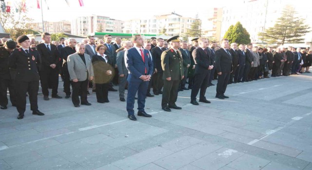 10 Kasımda Atatürk saygı ve özlemle anıldı