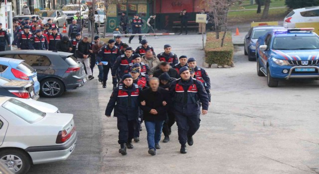 100 milyon TLlik kablo hırsızlığının 20 şüphelisi adli kontrol şartıyla serbest bırakıldı