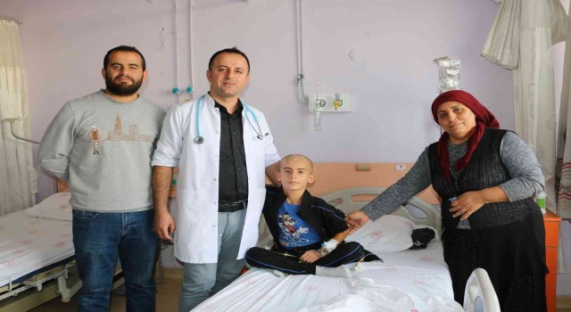 11 yaşındaki çocuğun karnında 10 santim kitle çıktı