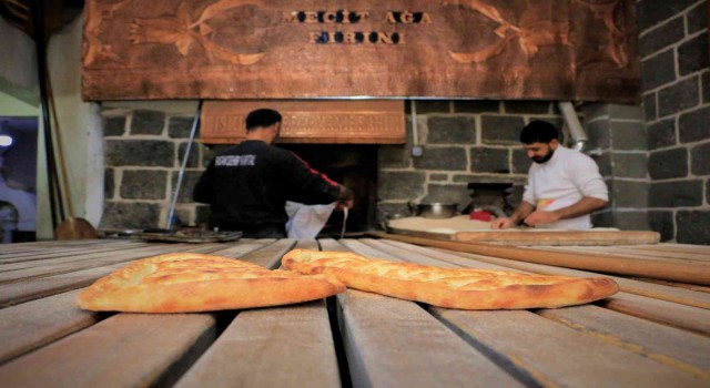 1865ten bu yana üretilen ‘Diyarbakır ekmeği yerli ve yabancı vatandaşların damağına hitap ediyor