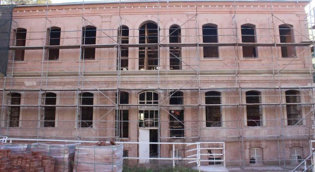 2. Abdülhamid Hanın talimatlarıyla yapılan tarihi okul restore ediliyor