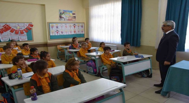 4 kardeşten öğretmenlerine sürpriz ziyaret