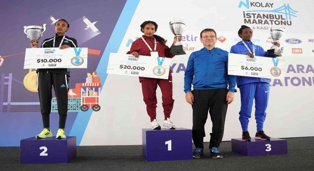44. İstanbul Maratonunda kazananlar ödüllerini aldı