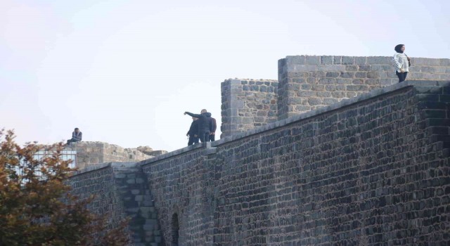 5 bin yıllık surlarda bariyerler kaldırıldı, vatandaşın fotoğraf çılgınlığı başladı
