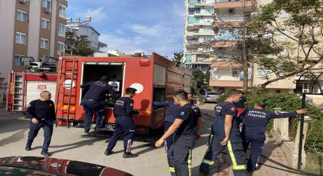 5 katlı binadaki yangın korkuttu