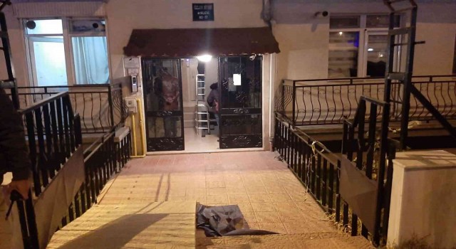 5inci kattan düşerek beton zemine çakılan 60 yaşındaki kadın hayatını kaybetti