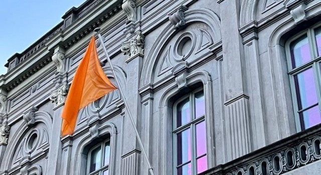 ABden kadına yönelik şiddete karşı Dünyayı Turuncuya Boya kampanyasına destek