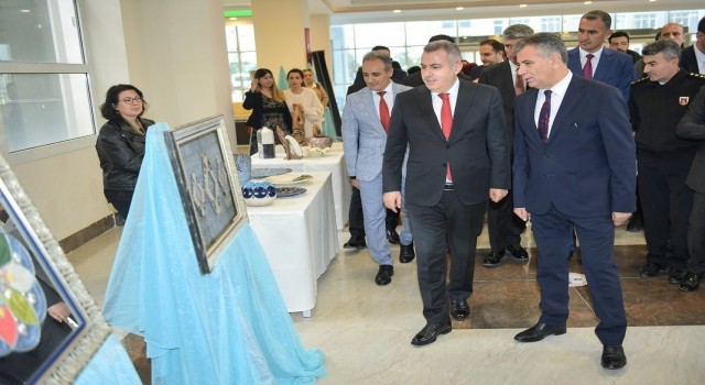 Adanada Öğretmenler Günü kutlandı