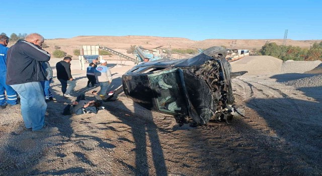 Adıyamanda otomobil şarampole devrildi: 1 yaralı