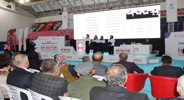 Adıyamanda TOKİ konutlarının kura çekim heyecanı