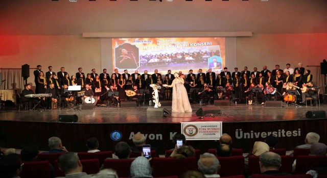 Afyonkarahisarda kulakların pası hazan şarkılarıyla silindi
