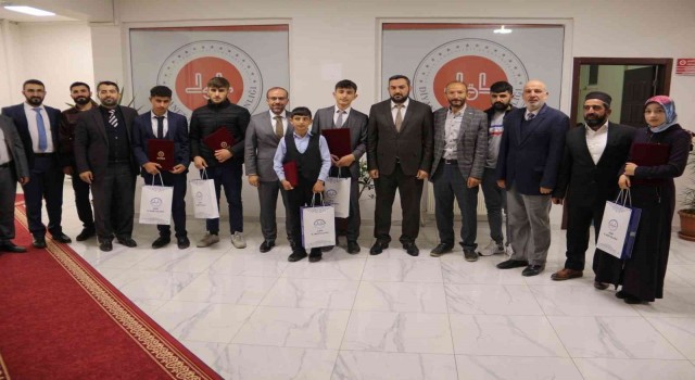 Ağrılı hafızlar belgelerine kavuştu