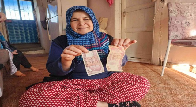 Ahırda sakladığı eski paraları 36 yıl sonra buldu