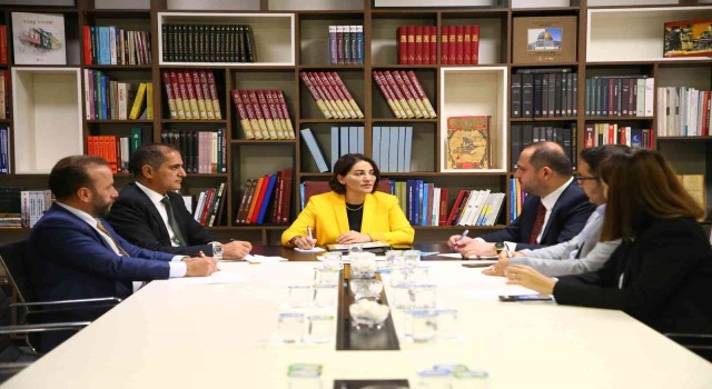 AK Parti, İstanbulda seçimlere hazır: 100 bin sandık görevlisi belirlendi