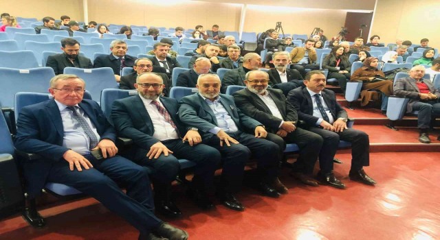 AK Partili başkanlar “Türkiyeyi Yarınlara Taşımak” konulu konferansa katıldı