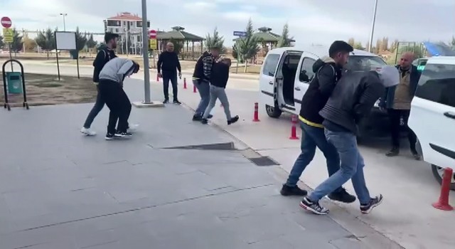 Aksarayda otomobil hırsızları yakalandı: 5 tutuklama