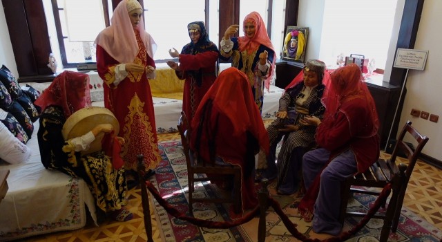 Aksaraydaki 95 yıllık Vali Konağı bal mumu heykellerle kentin kültür mirasını yaşatıyor