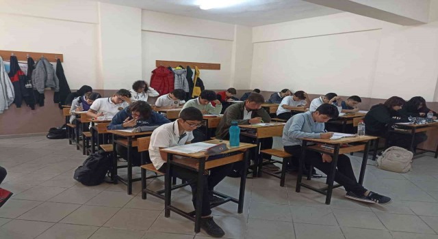 Alanyadaki ALBAP Sınavında 50 bin öğrenci ter döktü