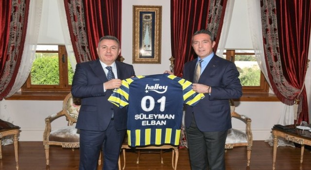 Ali Koçtan Vali Elbana Fenerbahçe forması