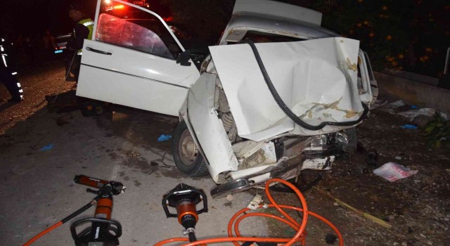 Antalyada cip ile otomobil çarpıştı: 2 ölü, 3 yaralı