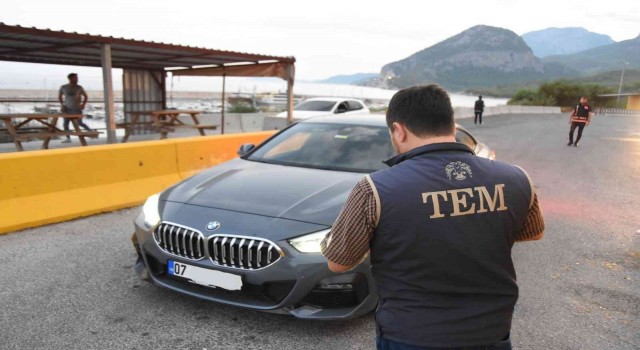 Antalyada korsan taşımacılık yapan 27 araç sürücüsüne ceza yazıldı