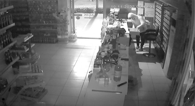 Antalyada levyeli hırsız durdurulamıyor