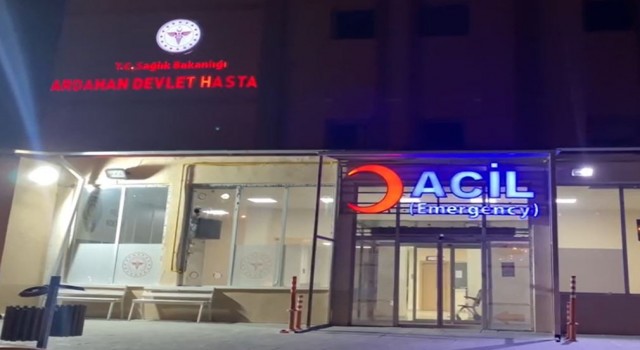 Ardahanda 8 üniversite öğrencisi yemekten zehirlendi