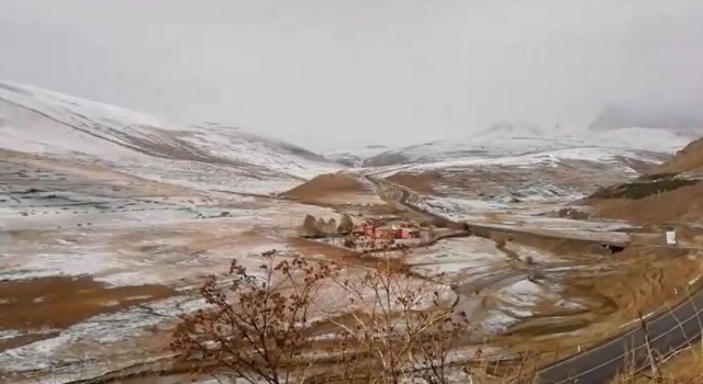Ardahanın yüksek kesimlerinde kar yağışı etkili oldu