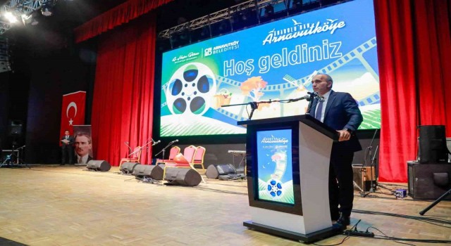 Arnavutköy Belediyesinden köy derneklerine belgesel hediyesi