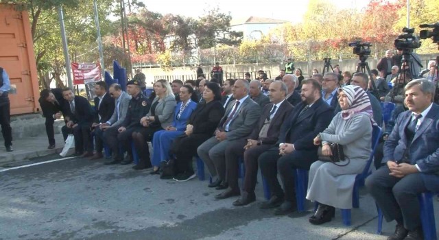 Arnavutköyde Dr. Sadık Ahmet kütüphanesi açıldı