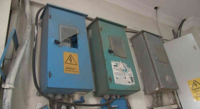 Arnavutköyde yetersiz elektrik enerjisi esnafın çilesi haline geldi