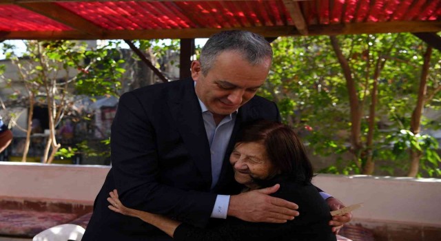 Asırlık Melek öğretmene anlamlı ziyaret