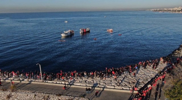 Atatürk, Maltepede Saygı Zinciri ve Dalışıyla anıldı