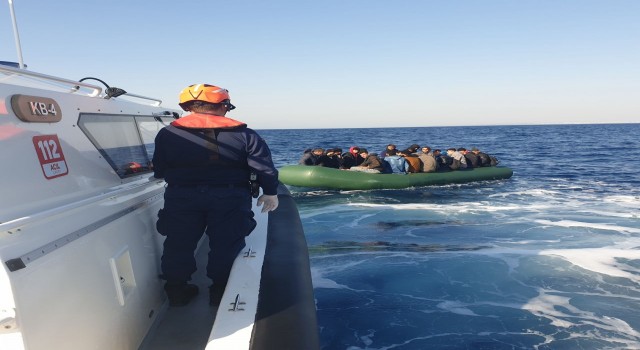Aydında 21 düzensiz göçmen kurtarıldı