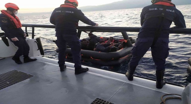 Aydında 35 düzensiz göçmen kurtarıldı