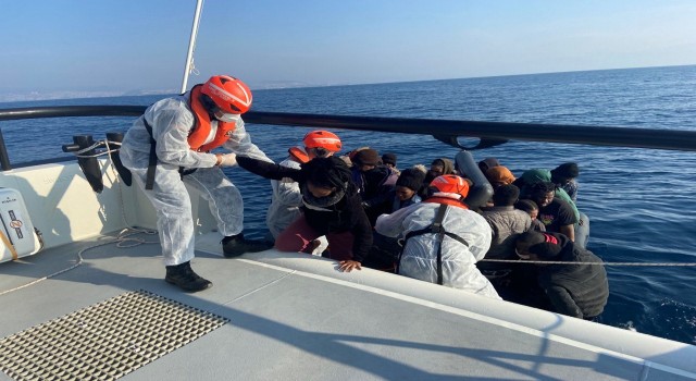 Aydında 75 düzensiz göçmen kurtarıldı