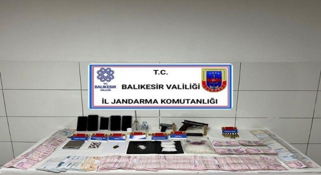 Ayvalıkta jandarmadan uyuşturucu imalatı ve satışı yapanlara darbe
