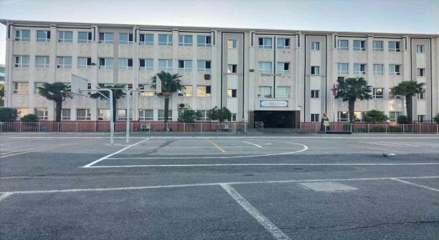 Bağcılarda devlet okulundaki kurslara katılan öğrenciler büyük başarı elde etti