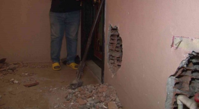 Bağcılarda kiracısıyla zam konusunda anlaşmazlık yaşayan ev sahibi kapıyı balyozla kırdı
