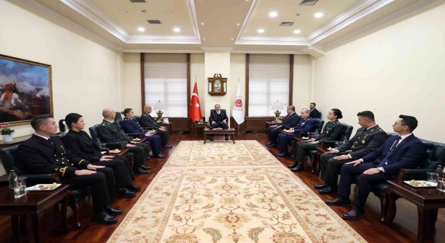 Bakan Akar, MSBde görevli öğretmenlerle bir araya geldi