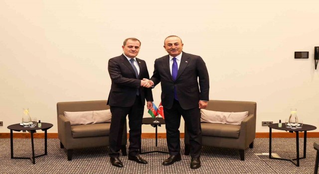 Bakan Çavuşoğlu, Azerbaycanlı mevkidaşı Bayramov ile görüştü