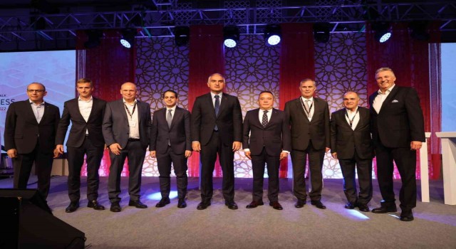 Bakan Ersoy, Türkiyeye en çok ziyaretçi gönderen ülkeyi açıkladı