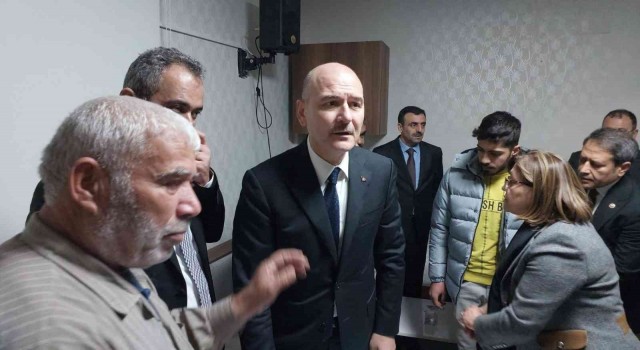 Bakan Soylu ve Bakan Özerden saldırıda ölen öğretmenin ailesine taziye ziyareti