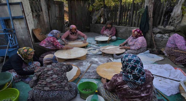 Balıkesirde imece usulü kış hazırlıkları